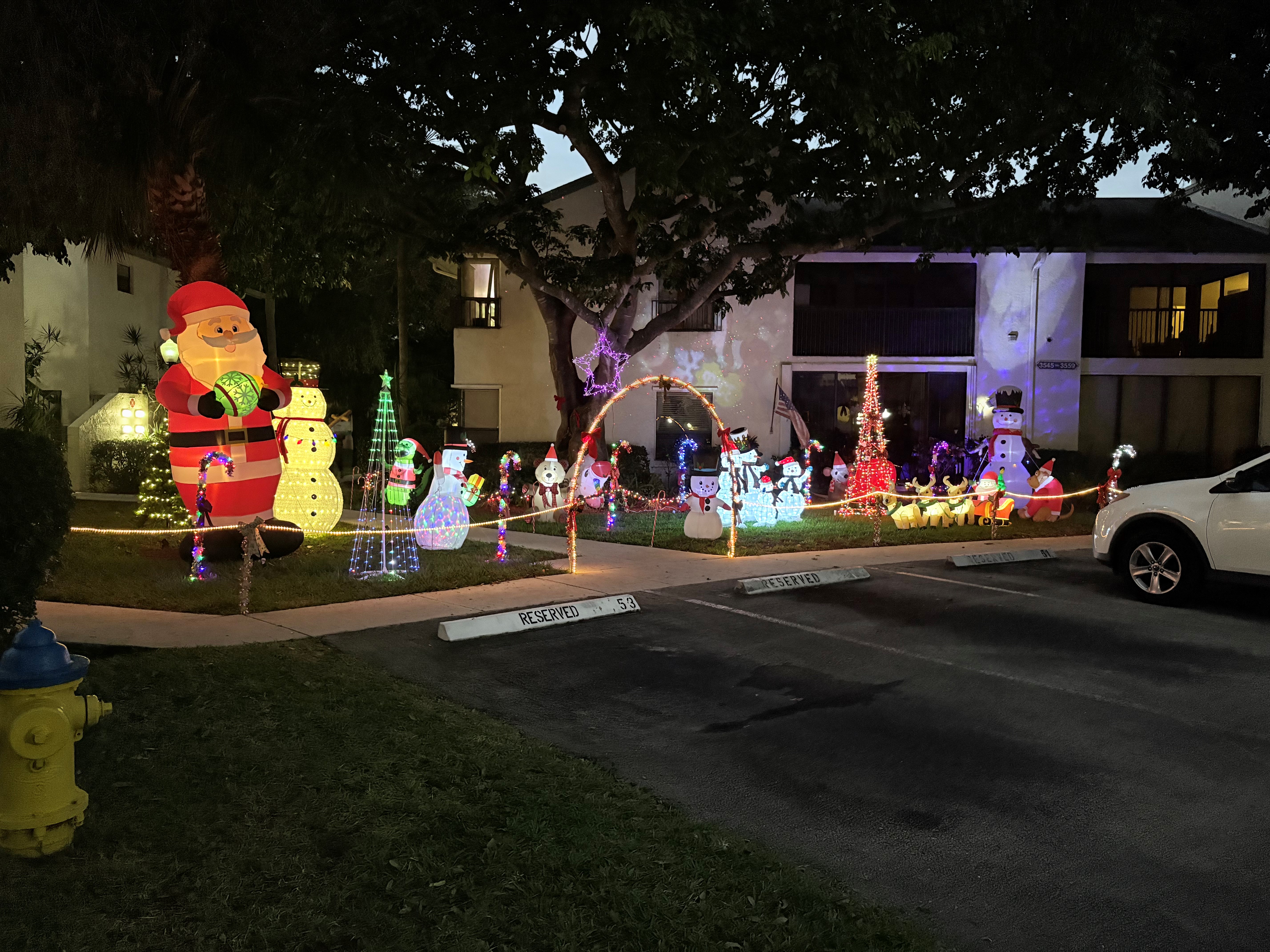 2025 Holiday Light Contest 3 Sophie Adams & Bernie Gourley 2025 Holiday Light Contest 3 Sophie Adams & Bernie Gourley